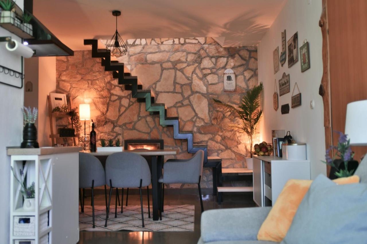 Robinson Crusoe Style House "Maslina" Βίλα Škrip Εξωτερικό φωτογραφία