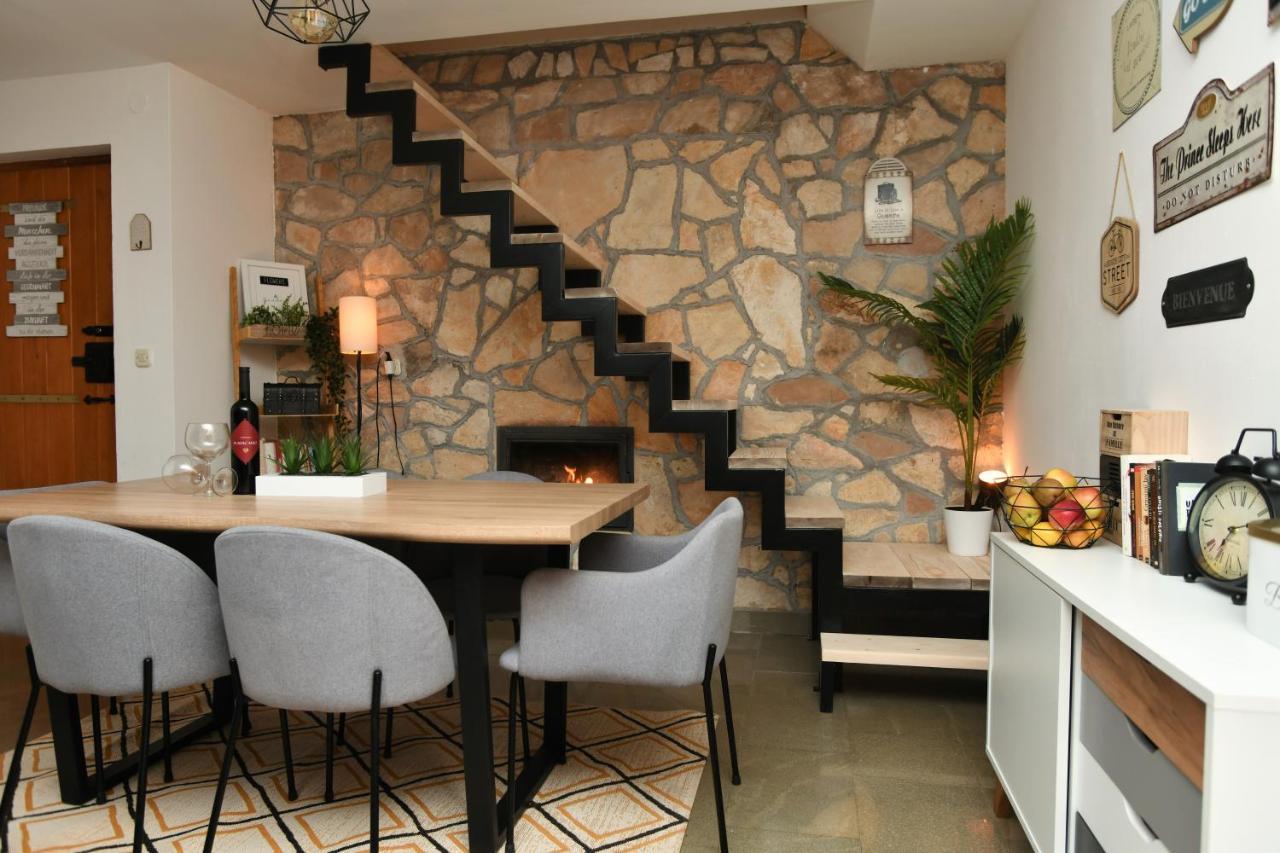 Robinson Crusoe Style House "Maslina" Βίλα Škrip Εξωτερικό φωτογραφία