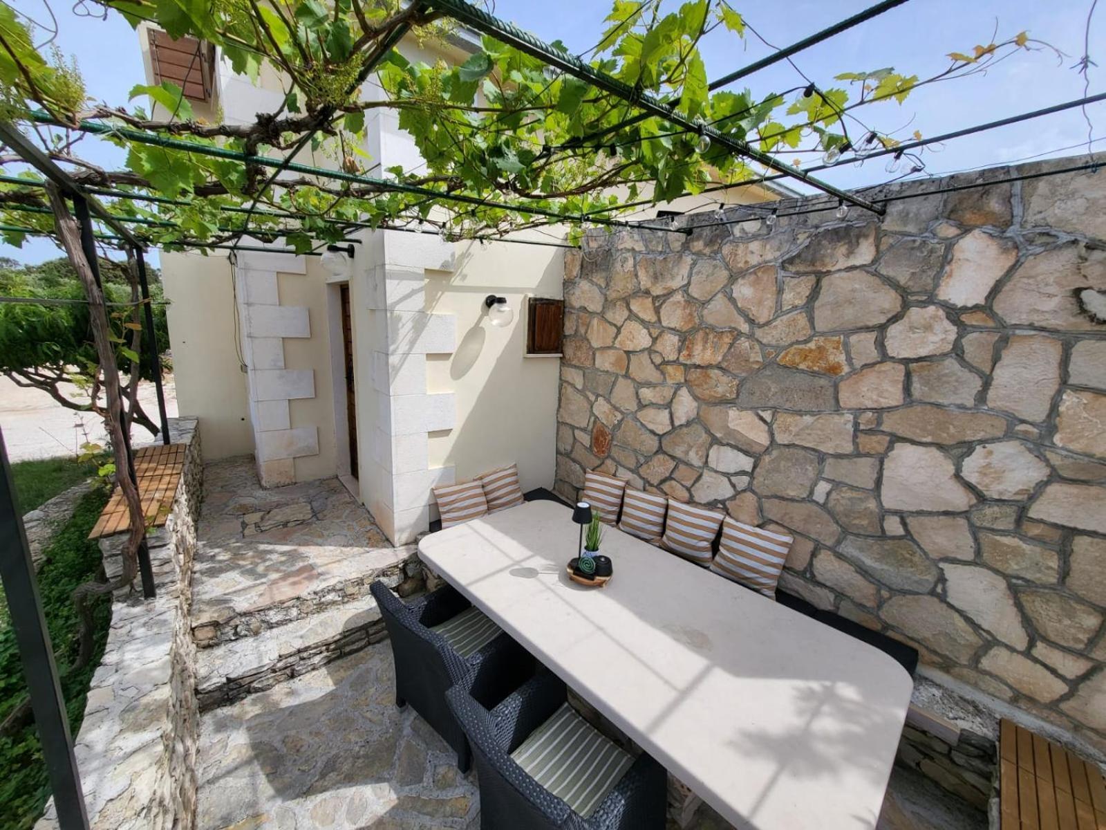Robinson Crusoe Style House "Maslina" Βίλα Škrip Εξωτερικό φωτογραφία